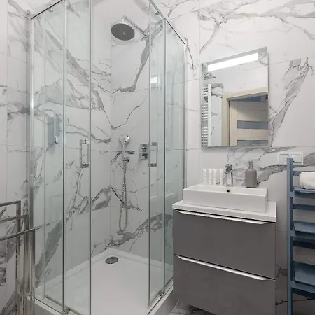 Stylowy Z Balkonem Parkingiem Oraz Strefa Wellness By Renters Apartment